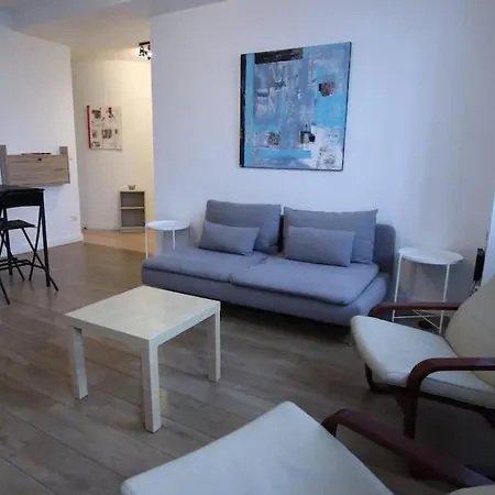- Parking - 2 - Hypercentre - 3e Etage Arras
