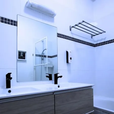 Lejlighed Basecque, 2 Au 3eme Etage *